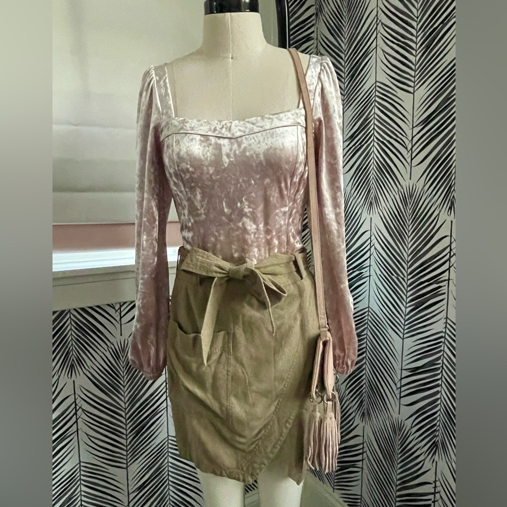 Anthropologie Jasmina Blush Pink Velvet top